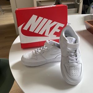 Nike Court Borough Low 2 Size 1.5